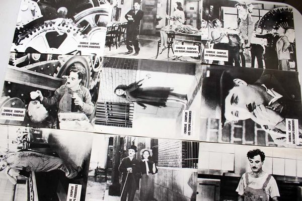 LES TEMPS MODERNES Jeu complet de 16 photos du film de 1936 / Res. 1963 Charlie Chaplin 22X28 CM