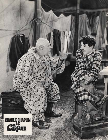 LE CIRQUE Jeu de 18 photos du film de 1927 / Res. années 60 Charlie Chaplin 21X27 CM